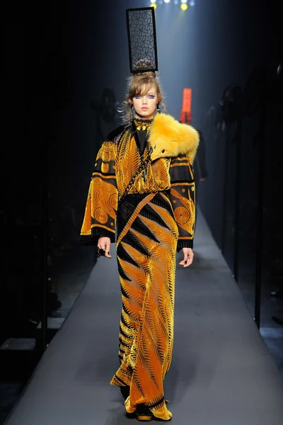 Look 46